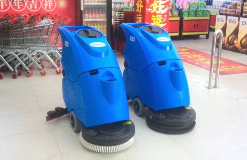 如何選擇一款適用的全自動(dòng)洗地機(jī)？
